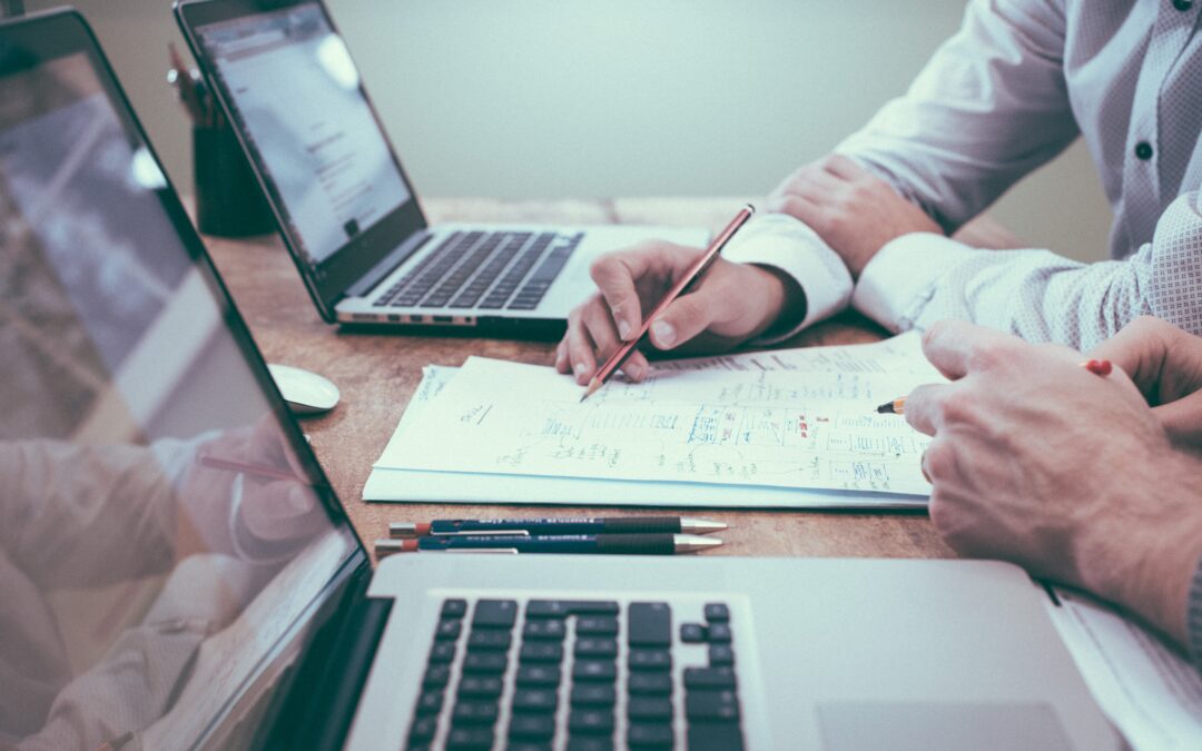 Should I Use a Solicitor or a Conveyancer When Buying a Home?